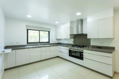 Moradia T4 para Venda em Alcabideche