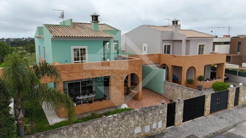 Moradia T4 para Venda em Almancil