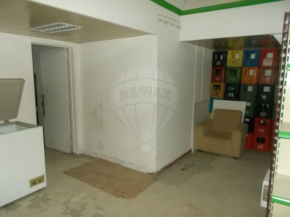 Loja para Venda em Vialonga Foto 6