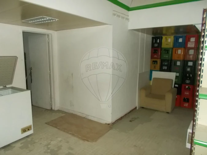 Loja para Venda em Vialonga Foto 6