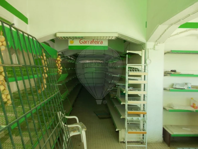 Loja para Venda em Vialonga Foto 2