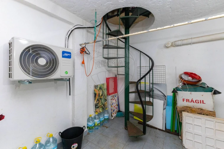 Negócio para Venda em Mindelo Foto 16