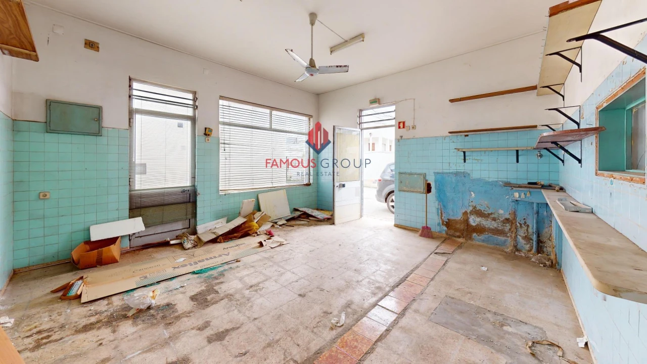 Prédio para Venda em Estômbar e Parchal Foto 3