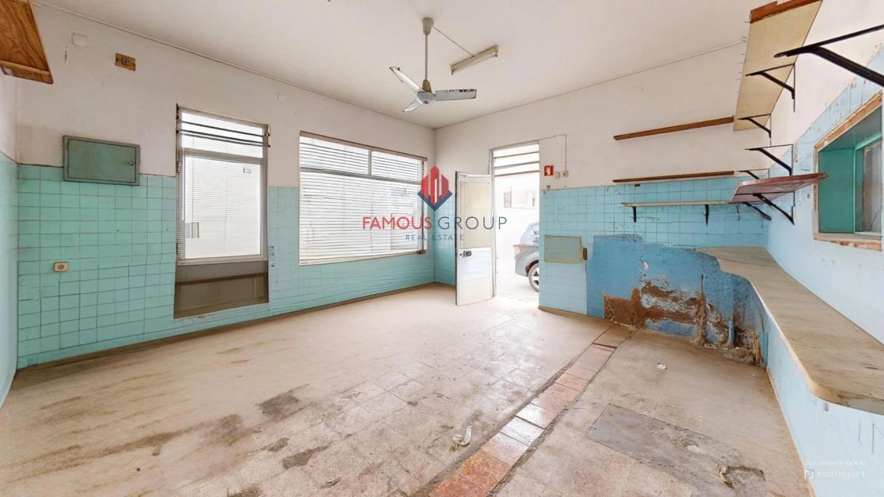 Prédio para Venda em Estômbar e Parchal Foto 4