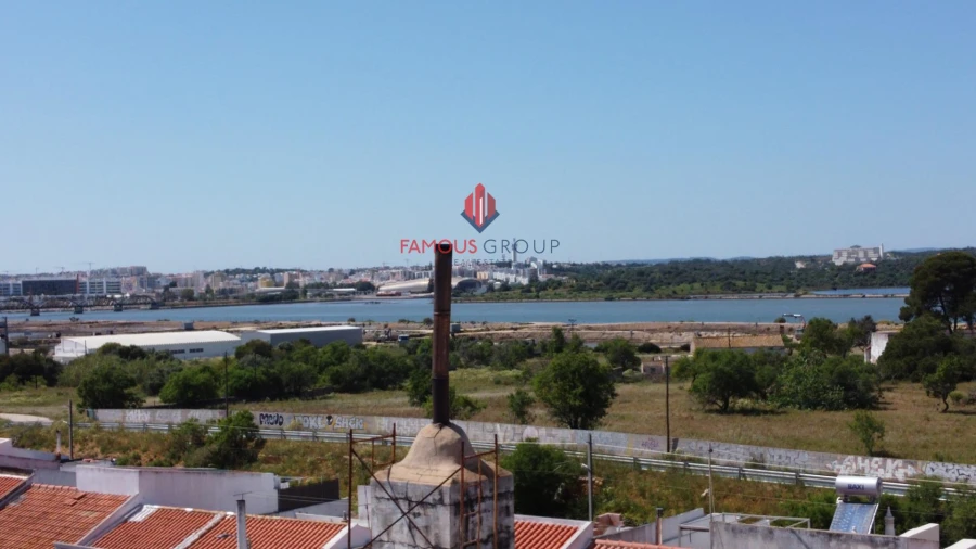 Prédio para Venda em Estômbar e Parchal Foto 1