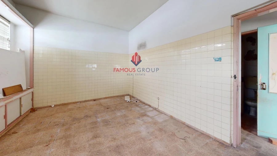 Prédio para Venda em Estômbar e Parchal Foto 13