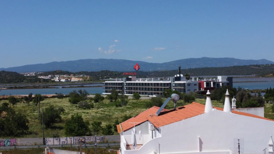 Prédio para Venda em Estômbar e Parchal Foto 2