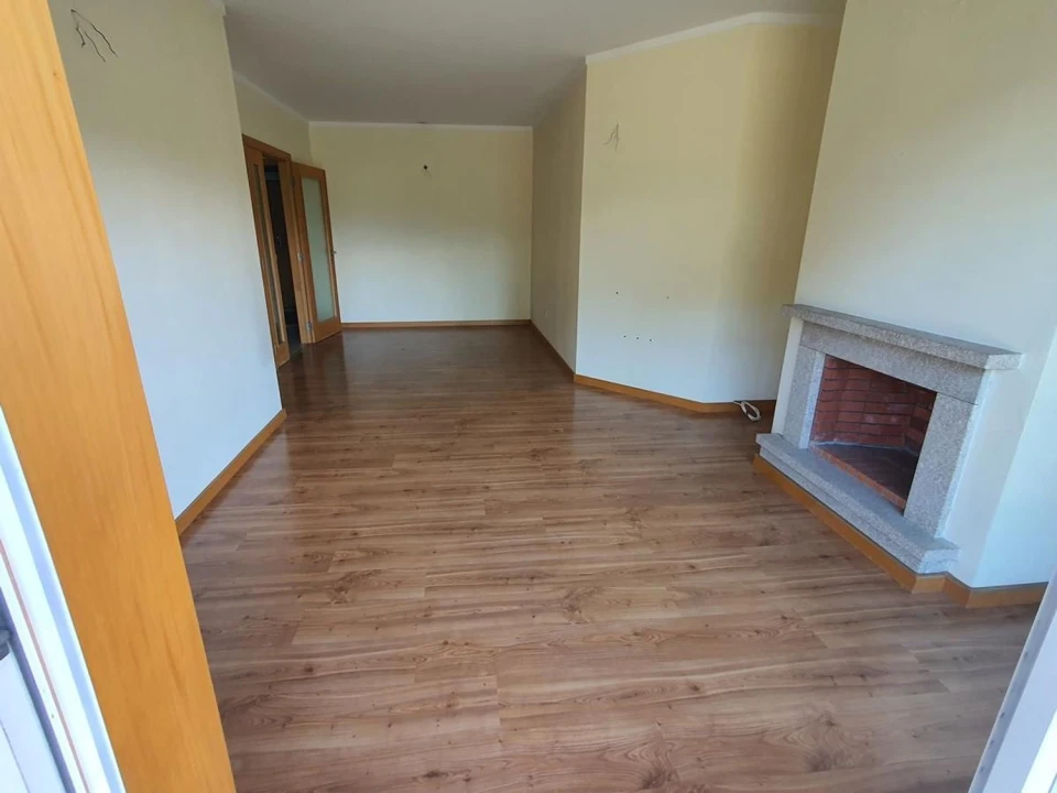 Apartamento T2 para Venda em Canelas Foto 4