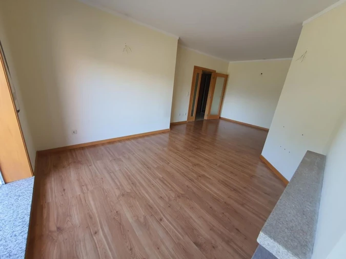 Apartamento T2 para Venda em Canelas Foto 5