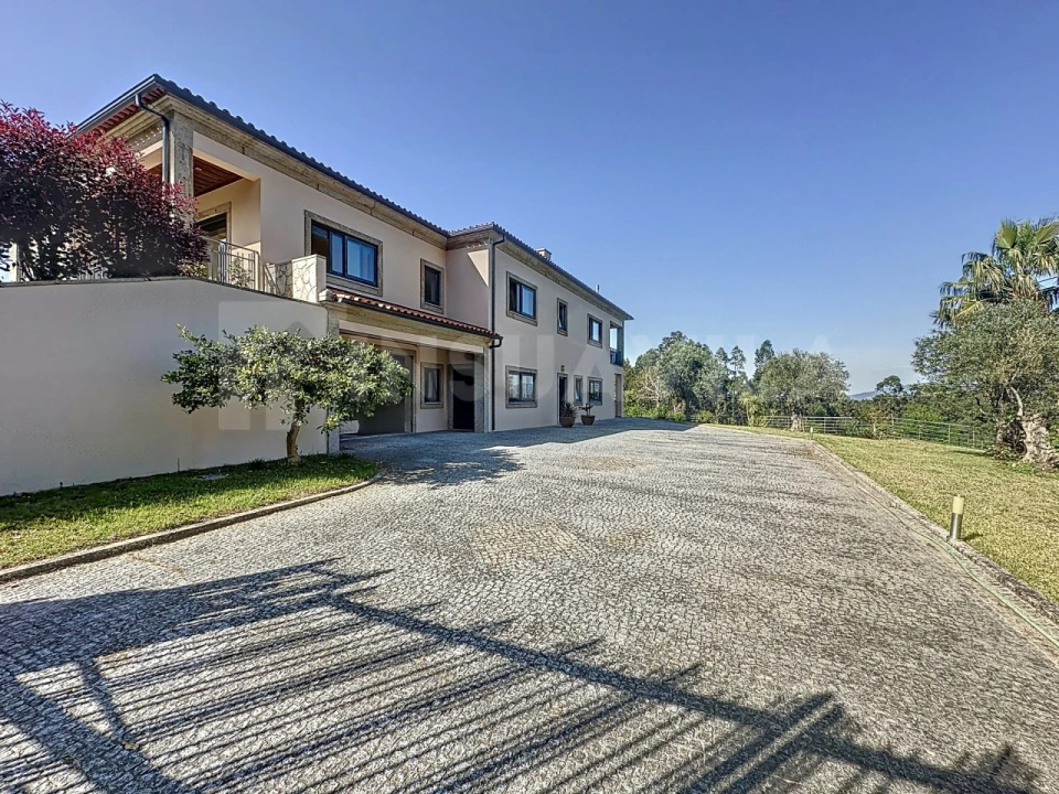 Moradia T5 para Venda em Reboreda e Nogueira Foto 5