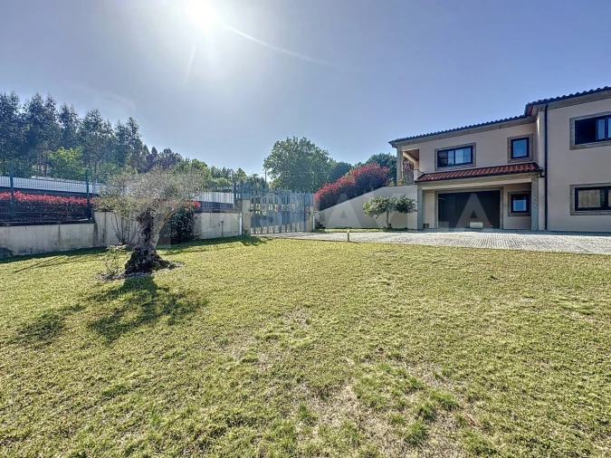 Moradia T5 para Venda em Reboreda e Nogueira Foto 8