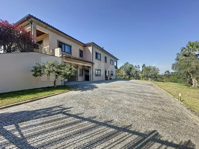 Moradia T5 para Venda em Reboreda e Nogueira Foto 5