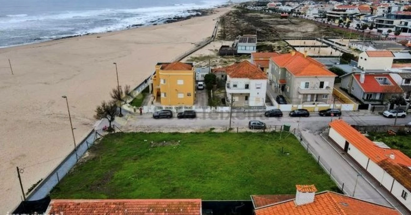 Terreno para Venda em Arcozelo Foto 3