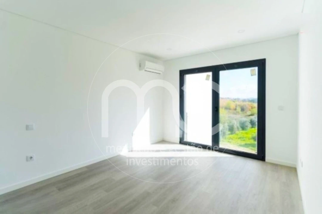 Moradia T4 para Venda em Nossa Senhora das Misericordias Foto 22