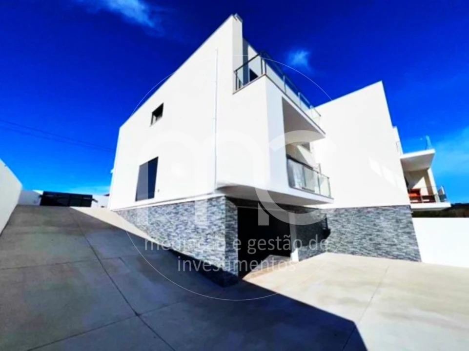 Moradia T4 para Venda em Nossa Senhora das Misericordias Foto 30