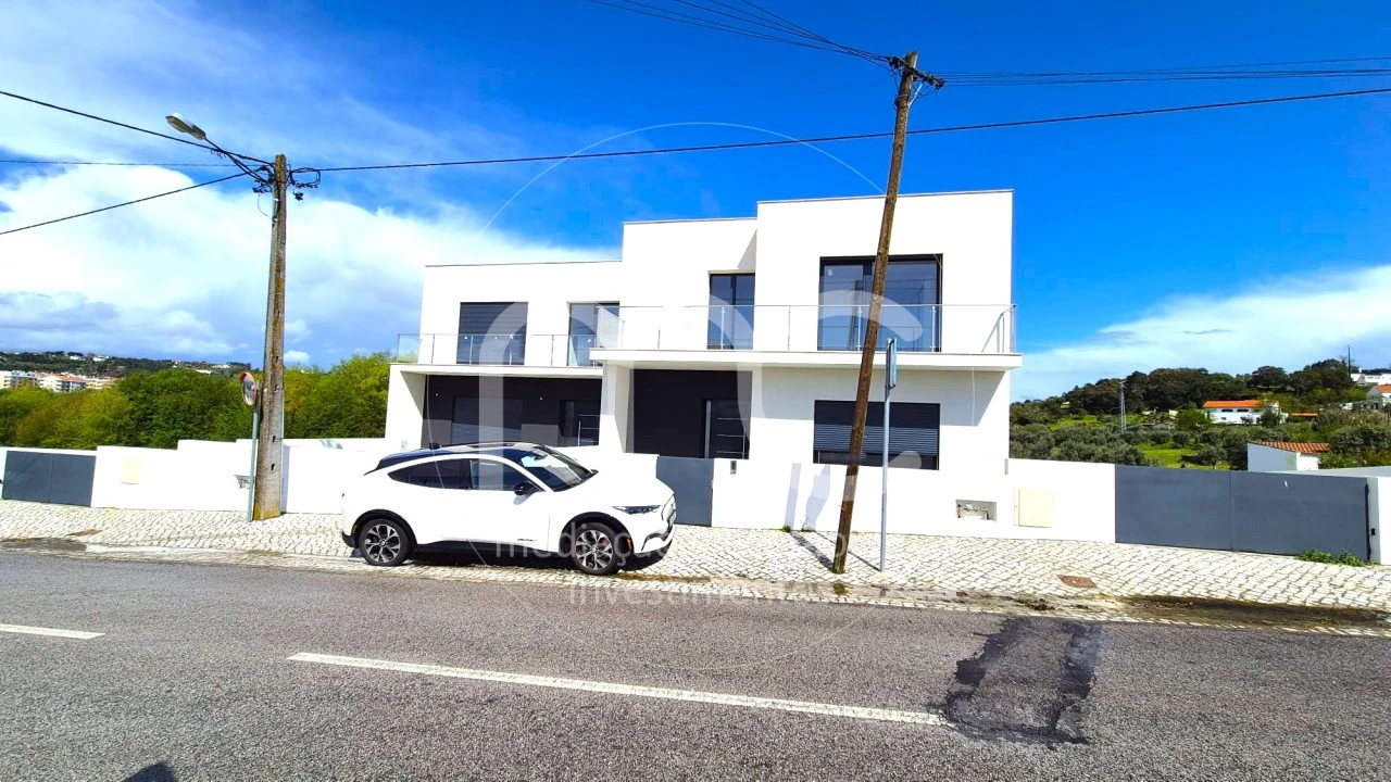 Moradia T4 para Venda em Nossa Senhora das Misericordias Foto 38