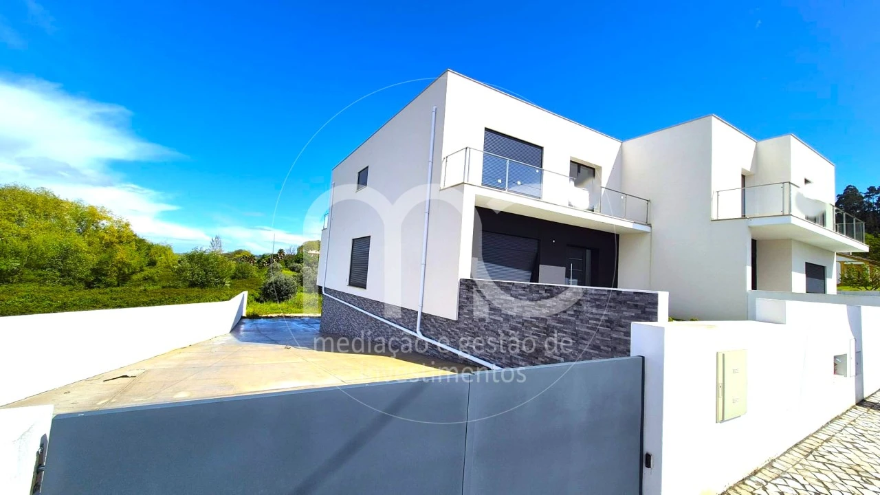 Moradia T4 para Venda em Nossa Senhora das Misericordias Foto 42