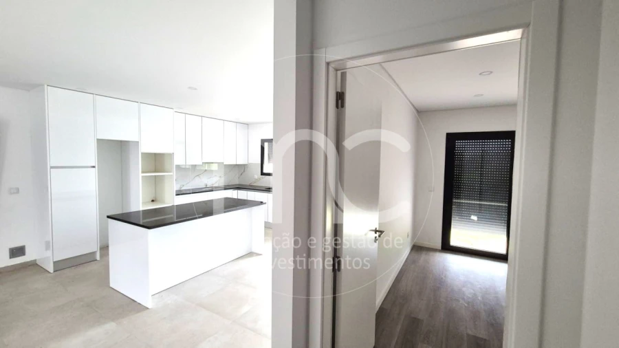 Moradia T4 para Venda em Nossa Senhora das Misericordias Foto 7