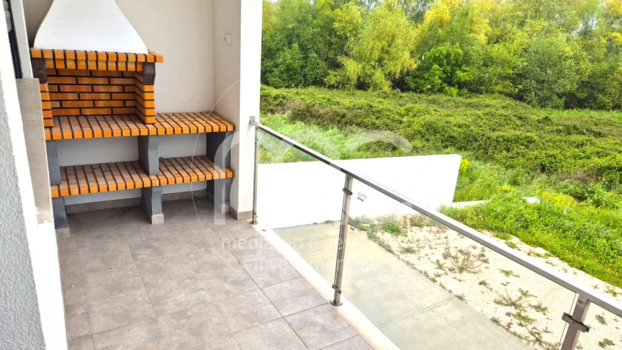 Moradia T4 para Venda em Nossa Senhora das Misericordias Foto 3