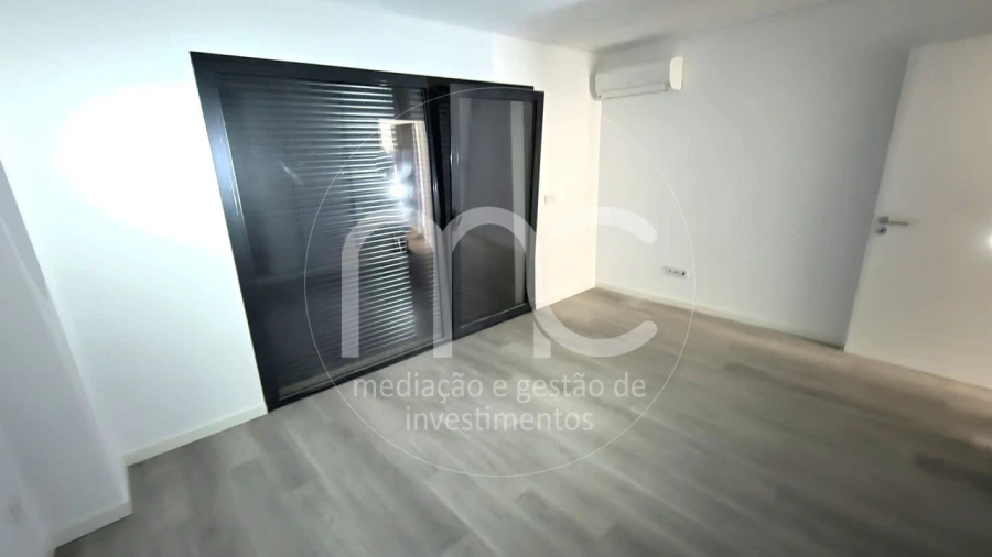 Moradia T4 para Venda em Nossa Senhora das Misericordias Foto 12