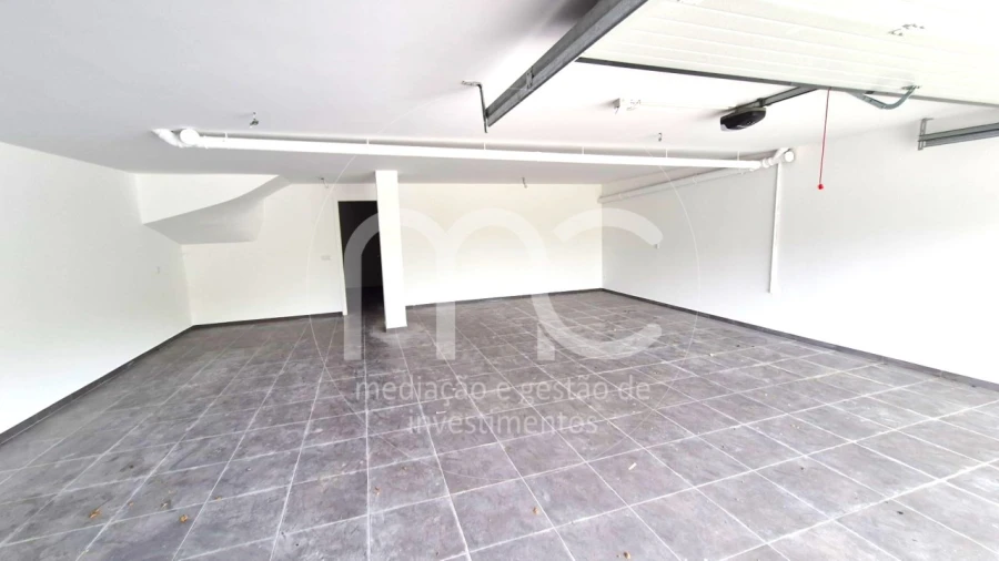 Moradia T4 para Venda em Nossa Senhora das Misericordias Foto 32