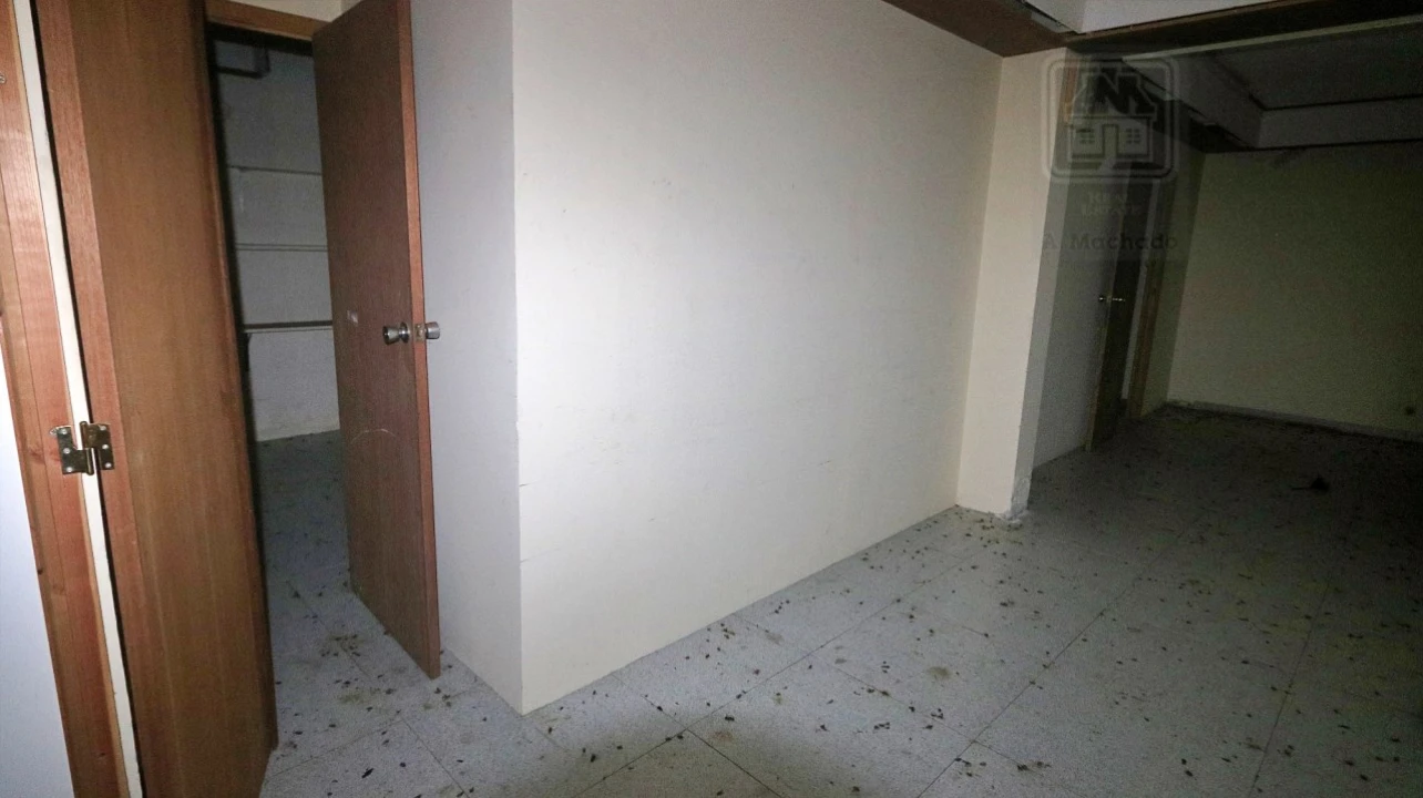 Prédio para Venda em Ponta Delgada (São Pedro) Foto 31