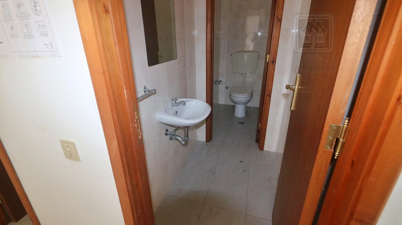 Prédio para Venda em Ponta Delgada (São Pedro) Foto 47