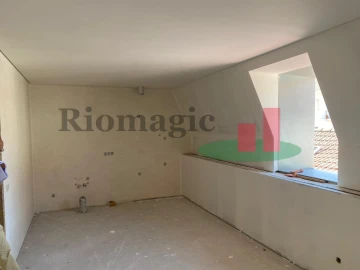 Apartamento T1 para Venda em Leiria, Pousos, Barreira e Cortes