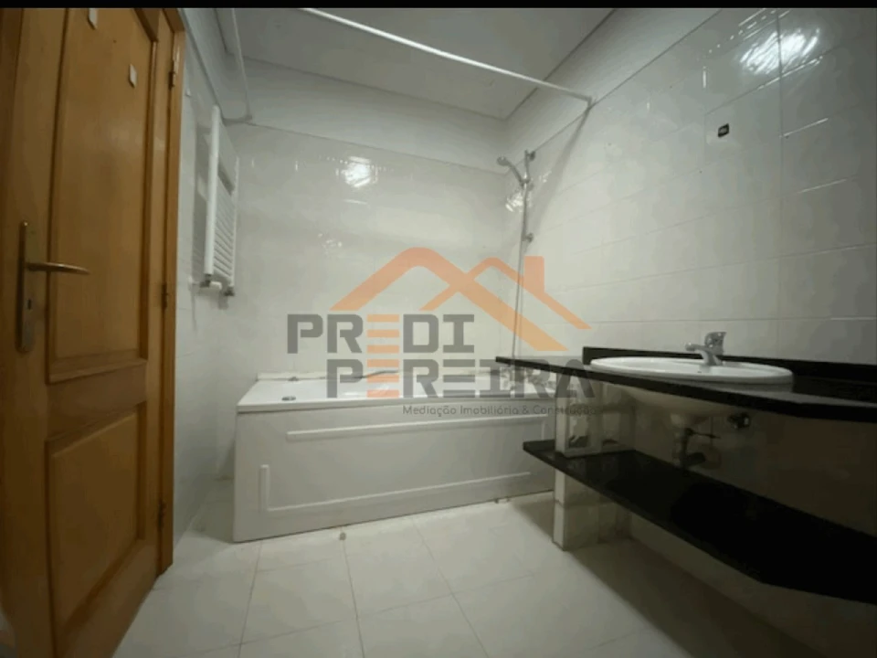 Apartamento T2 para Venda em Venda do Pinheiro e Santo Estêvão das Galés Foto 7