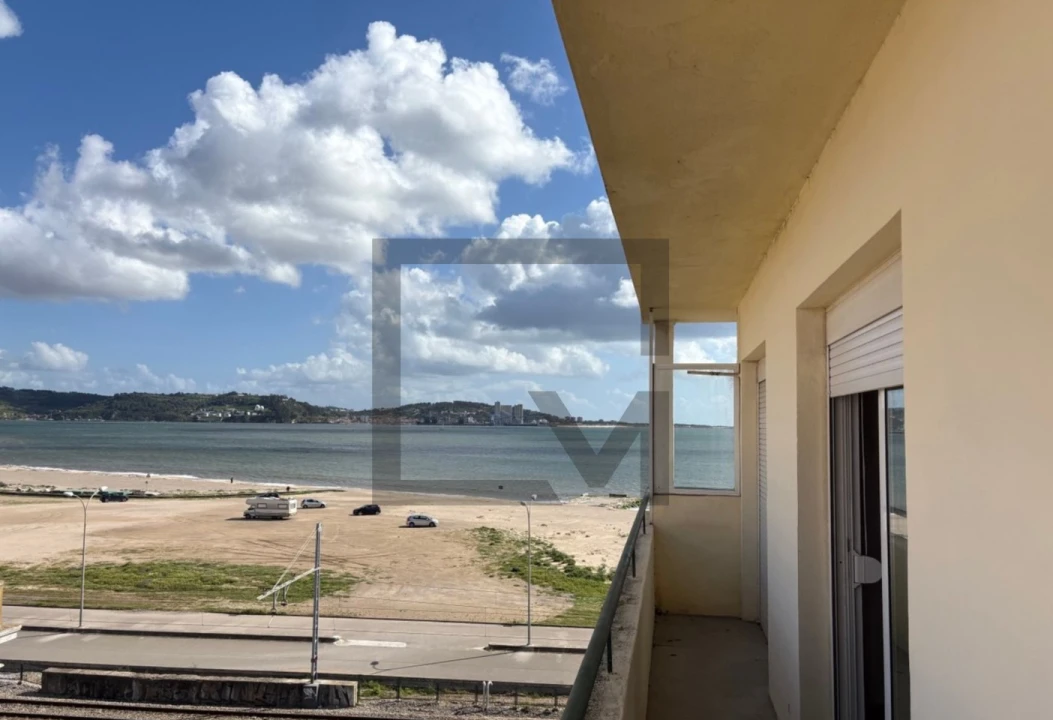 Apartamento T4 para Venda em Algés, Linda-A-Velha e Cruz Quebrada-Dafundo Foto 2