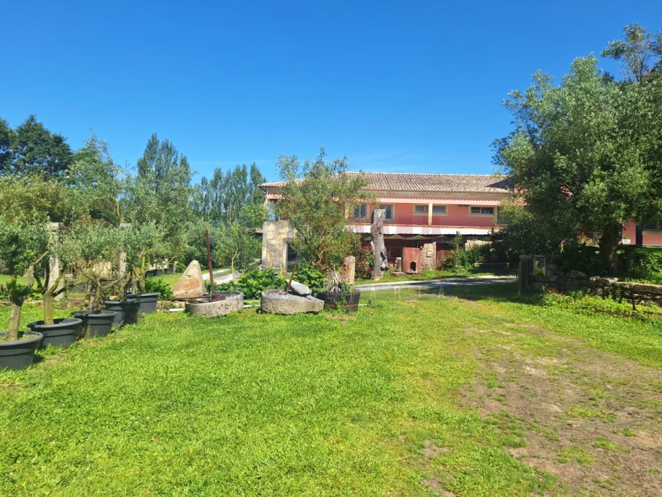 Quinta T8 para Venda em Fragoso Foto 3