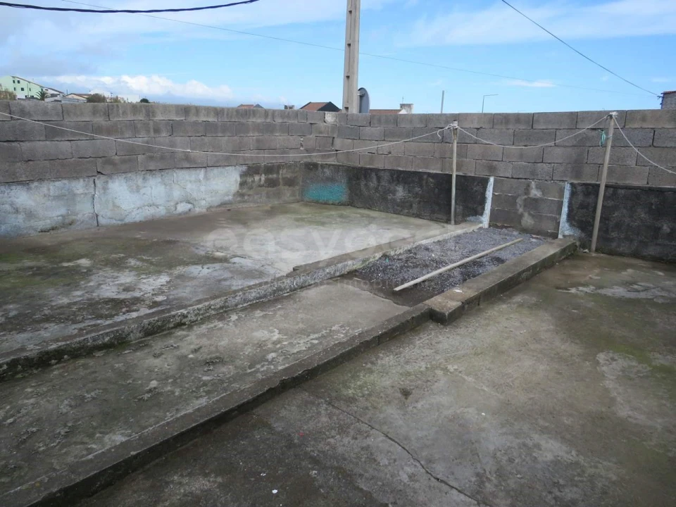 Moradia T3 para Venda em Rabo de Peixe Foto 9