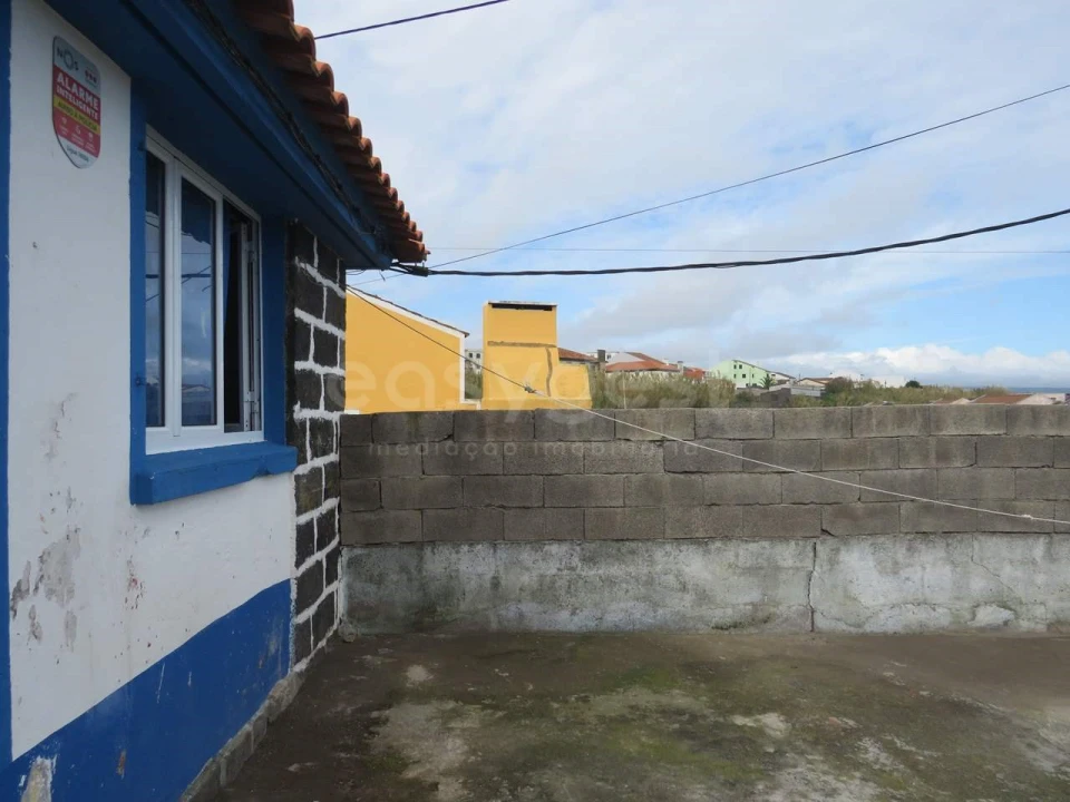 Moradia T3 para Venda em Rabo de Peixe Foto 10