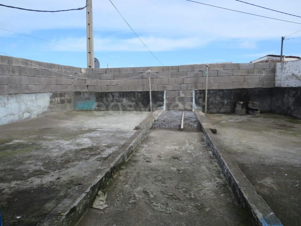 Moradia T3 para Venda em Rabo de Peixe Foto 11