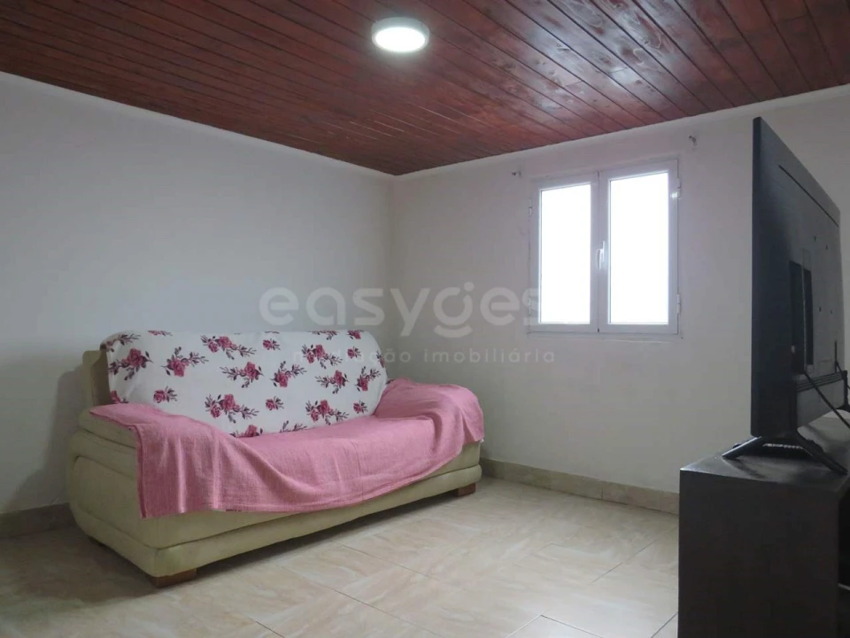 Moradia T3 para Venda em Rabo de Peixe Foto 15