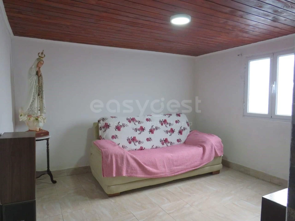 Moradia T3 para Venda em Rabo de Peixe Foto 16