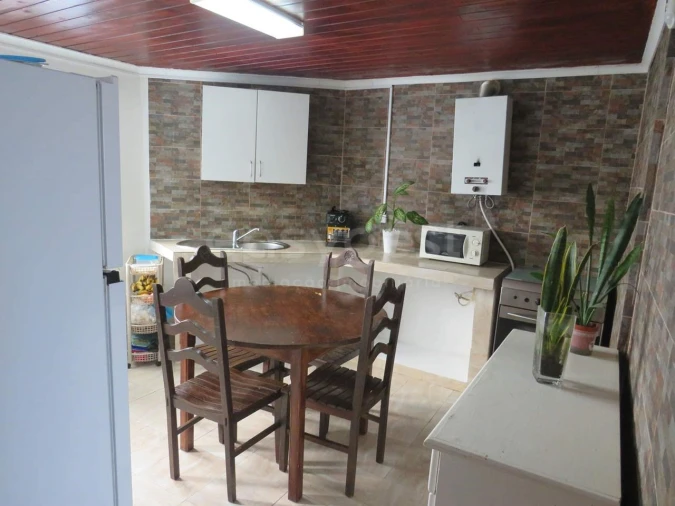 Moradia T3 para Venda em Rabo de Peixe Foto 4