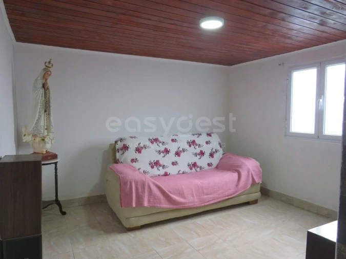 Moradia T3 para Venda em Rabo de Peixe Foto 16