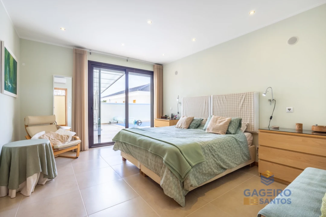 Moradia T4 para Venda em São Martinho do Porto Foto 24