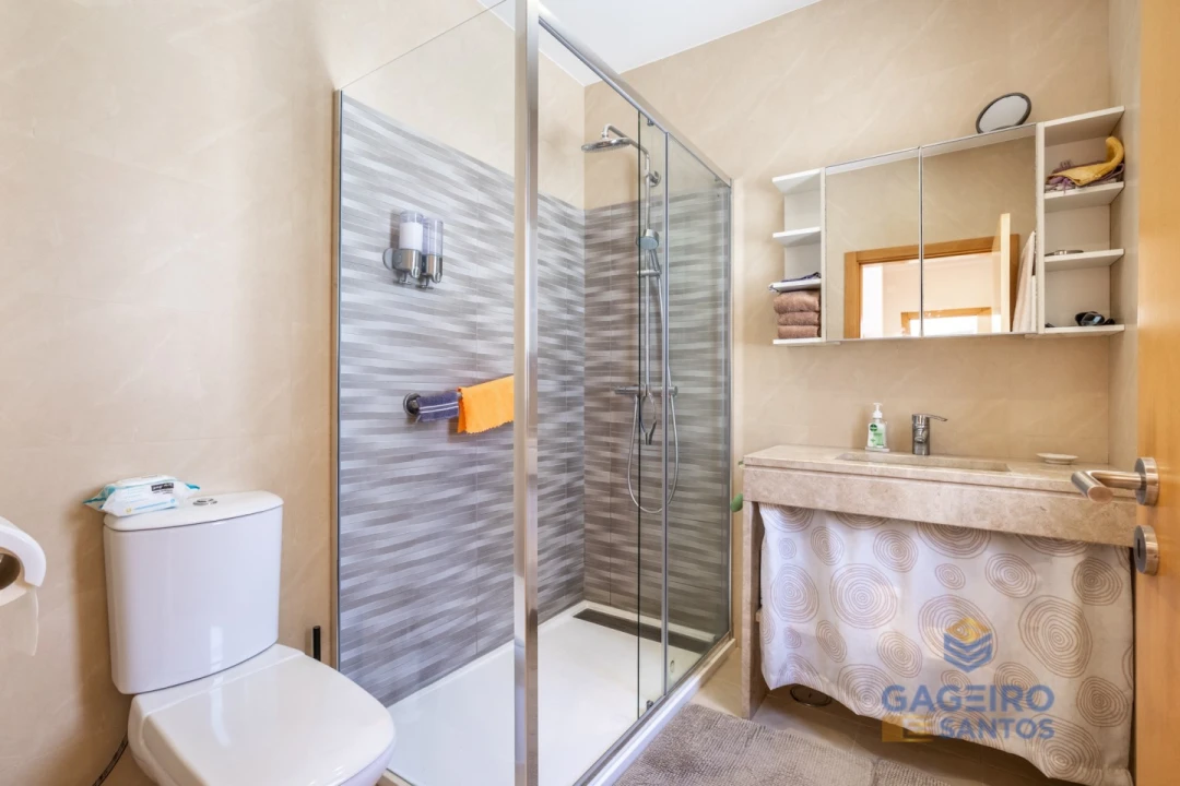 Moradia T4 para Venda em São Martinho do Porto Foto 37