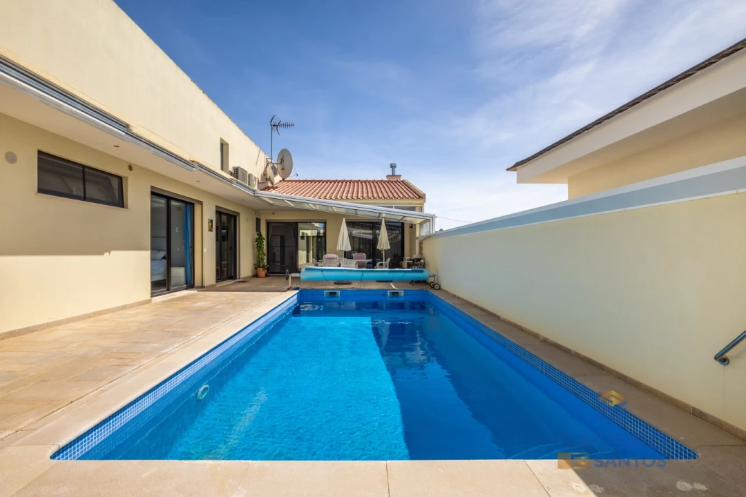 Moradia T4 para Venda em São Martinho do Porto Foto 41