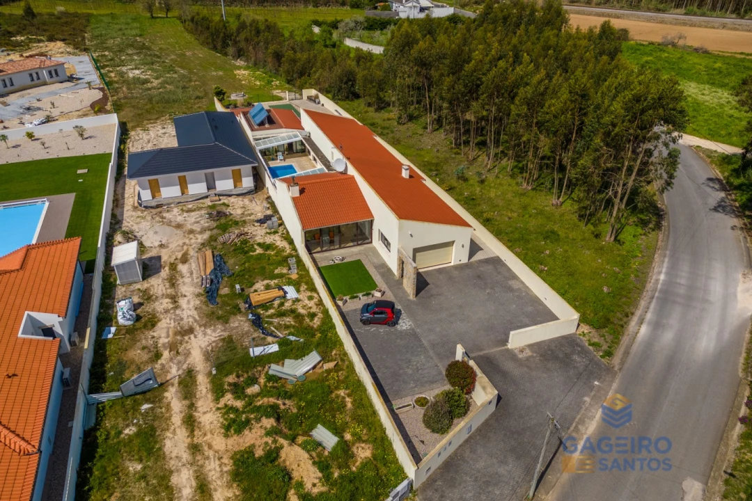 Moradia T4 para Venda em São Martinho do Porto Foto 63