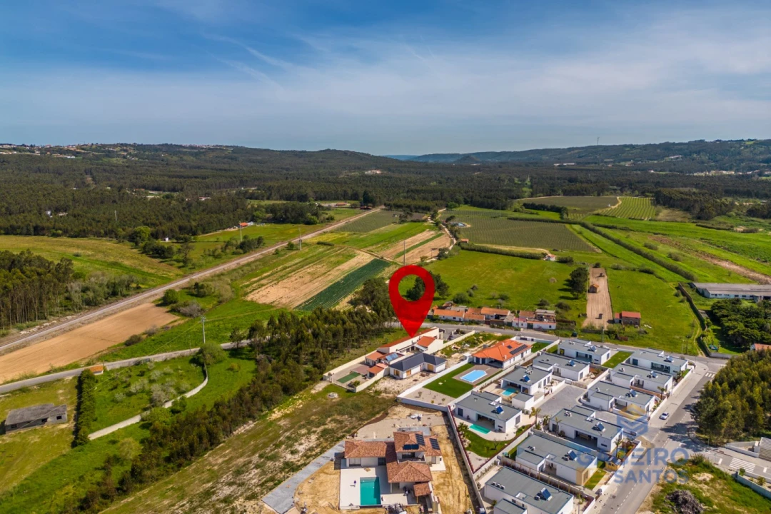 Moradia T4 para Venda em São Martinho do Porto Foto 67