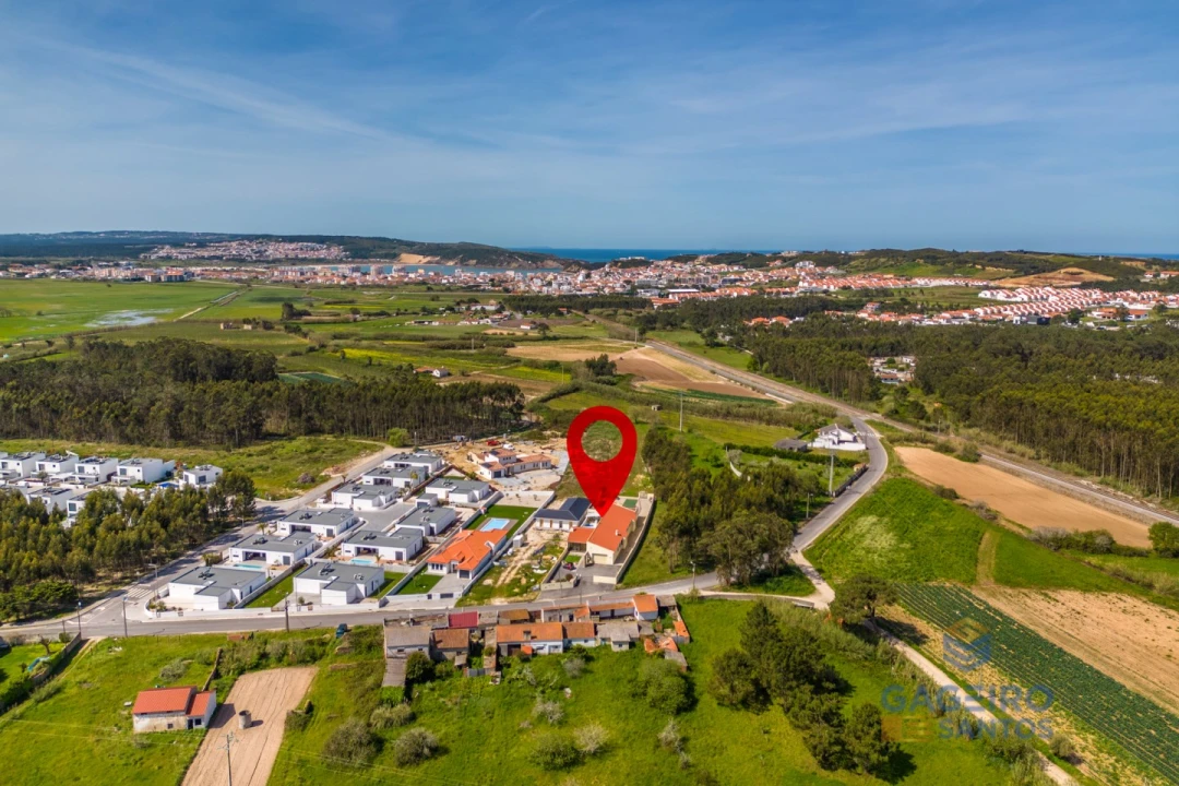 Moradia T4 para Venda em São Martinho do Porto Foto 70