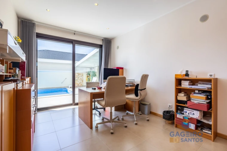 Moradia T4 para Venda em São Martinho do Porto Foto 31