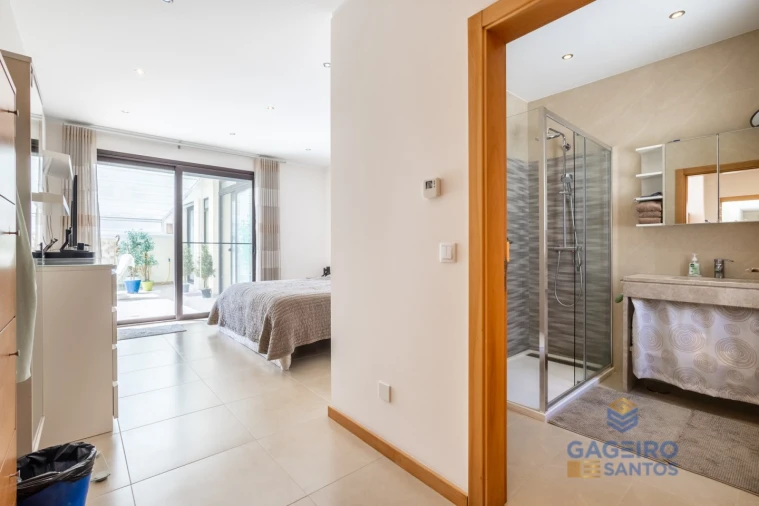 Moradia T4 para Venda em São Martinho do Porto Foto 35