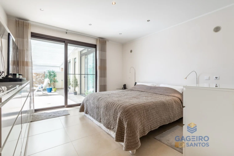 Moradia T4 para Venda em São Martinho do Porto Foto 33