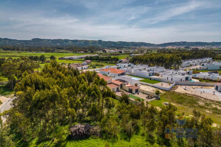 Moradia T4 para Venda em São Martinho do Porto Foto 59