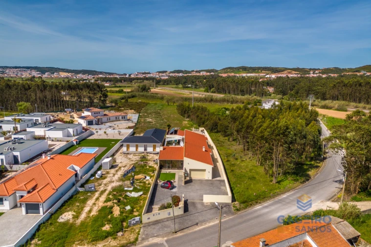 Moradia T4 para Venda em São Martinho do Porto Foto 61