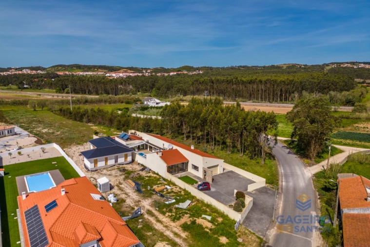 Moradia T4 para Venda em São Martinho do Porto Foto 62